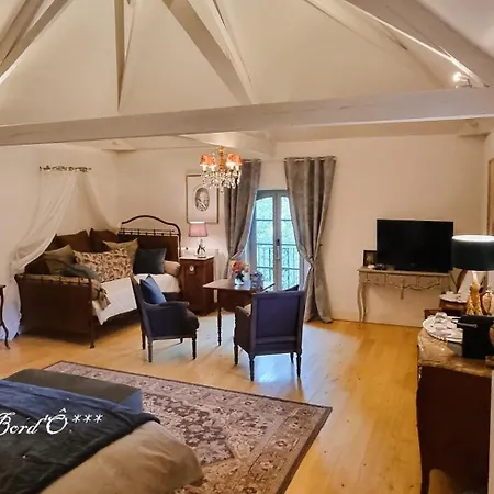 La Demeure Du Bord'o Bed & Breakfast Lagruere