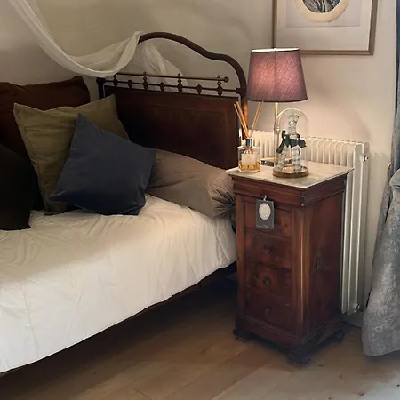 La Demeure Du Bord'o Bed and breakfast Lagruere