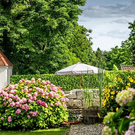 La Demeure Du Bord'o Oda ve Kahvaltı Lagruere